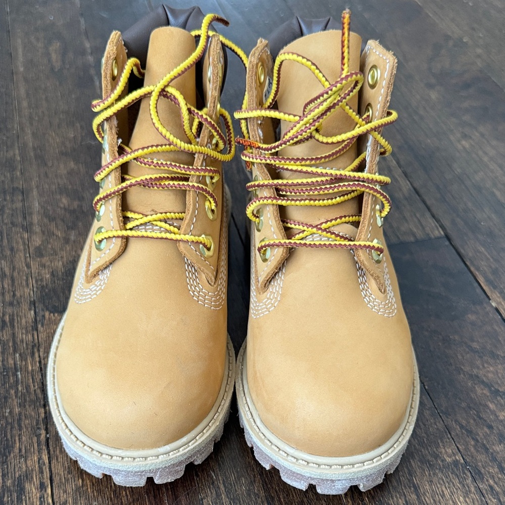 Timberland Tan Kids Boots with Yellow Laces Sz 10